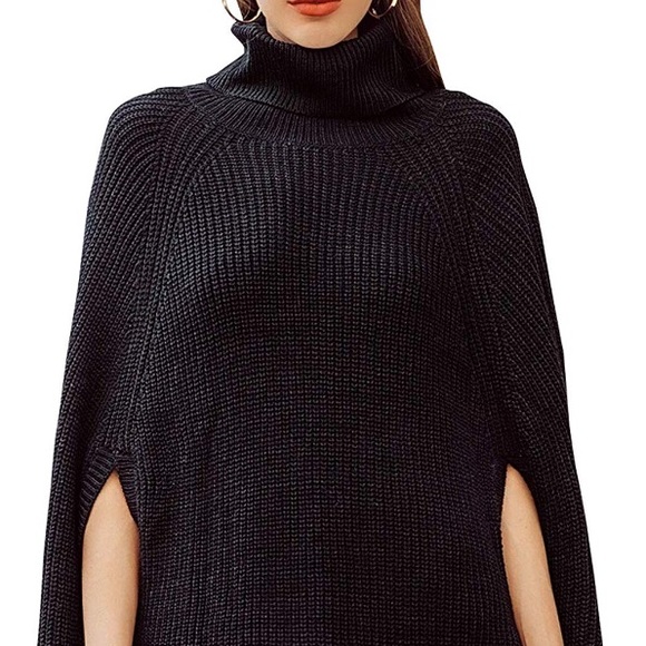 T Stay Classy in this Casual Pullover ❤️ - Picture 3 of 6